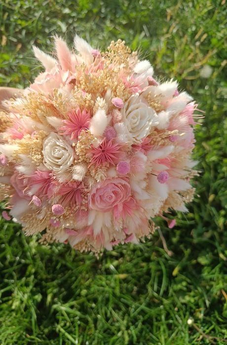 Vând buchete mireasa sau nasa