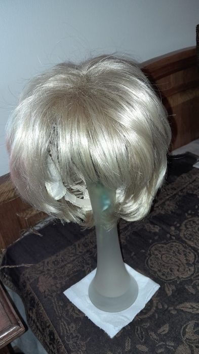 Peruca blonda               ,