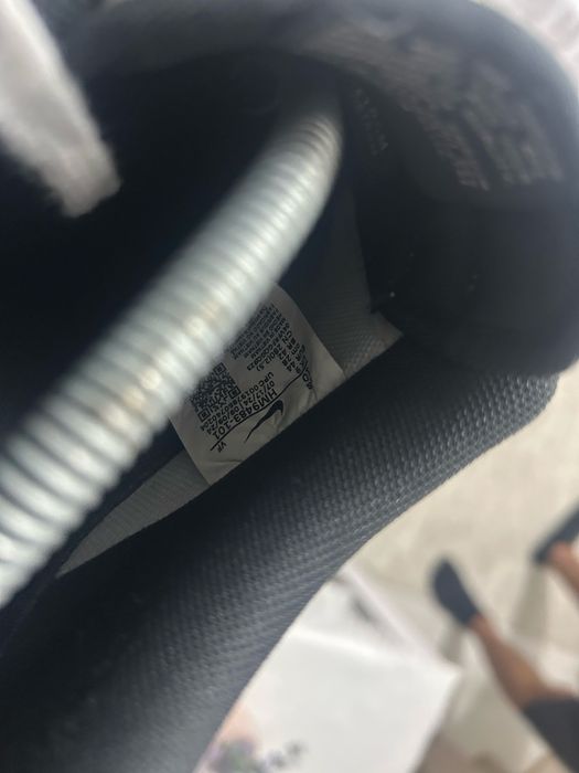 Nike af1 noi de pe Buzz