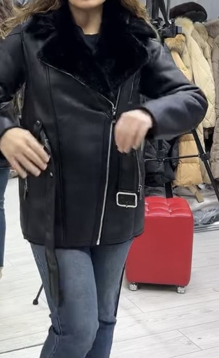Дубленка продается, новая, одевала только один раз. Натуральна овчина!