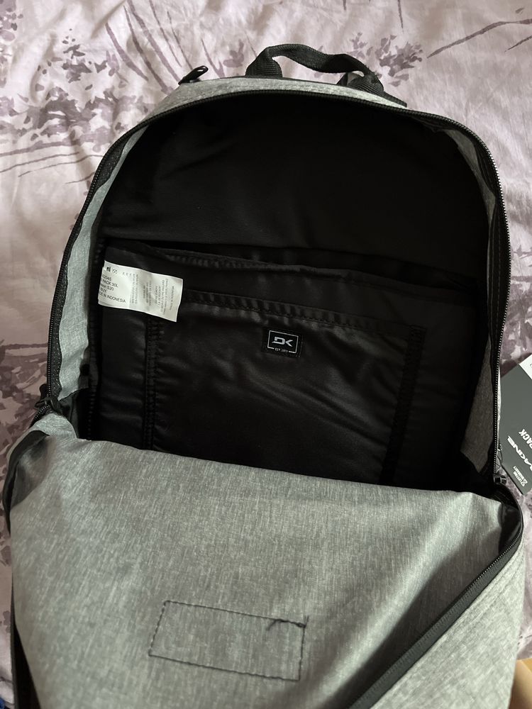 Чисто нова раница DAKINE, 30L
