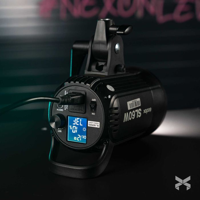 2 bucăți Godox SL60W – stare foarte bună