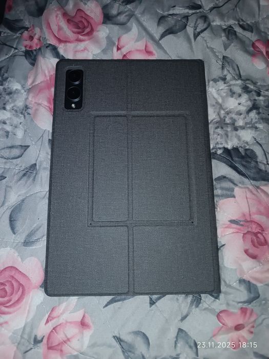 Продам планшет 512гб памети 32гб озу