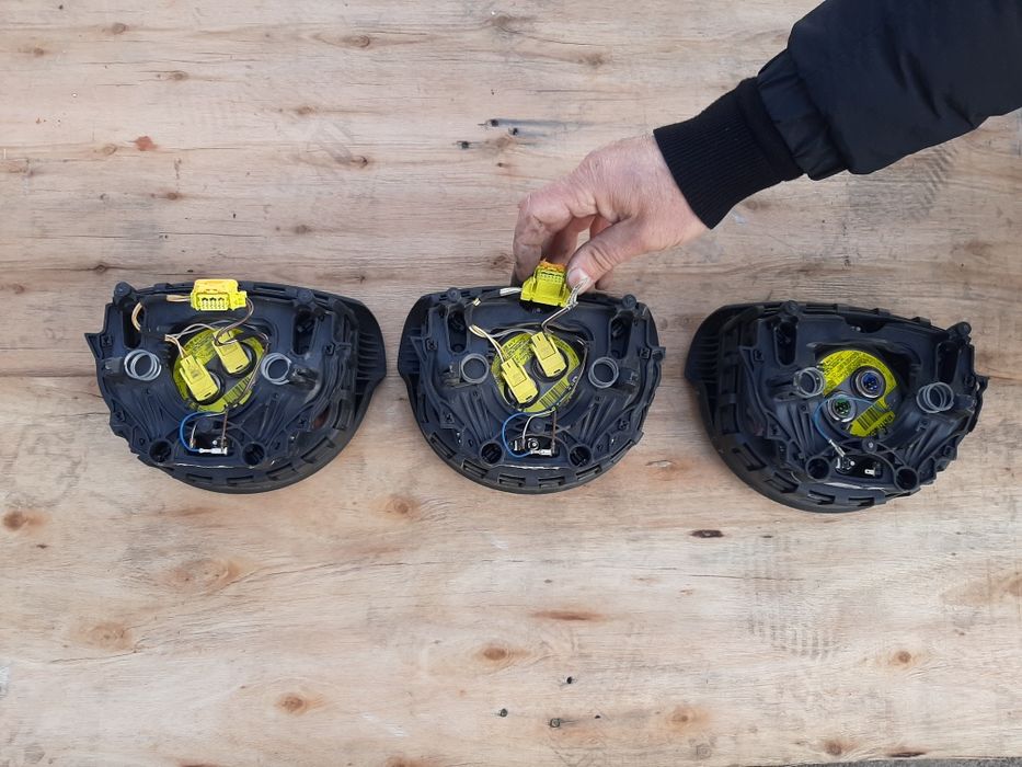 Airbag volan 4 spite cu 2 mufe Vw Passat B6