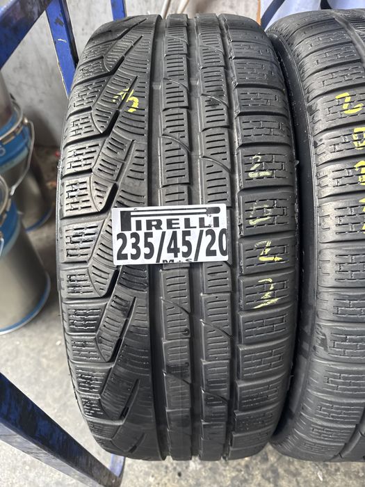 235/45/20 Pirelli M+S