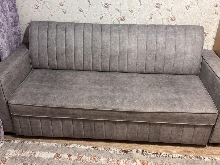 Продам диван  90000 торг.