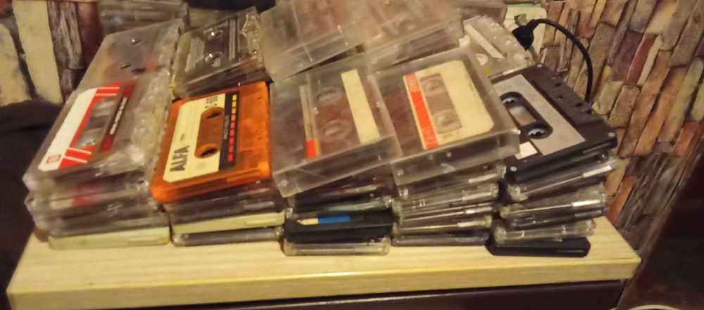 Lot de 165 de casete audio - VANDUT