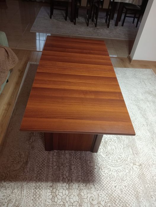Masa living,extensibila ,lățime 66,lungime 1,32,extinsă 1,72