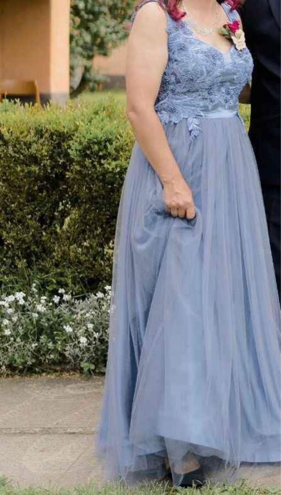 Vand rochie de ocazie