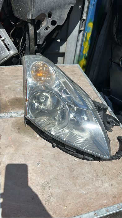 Правая фара на Nissan Altima 2012