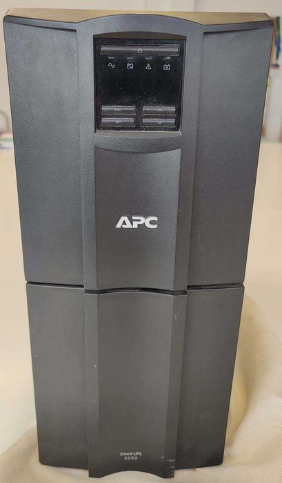 Vand UPS APC SMT3000I (Smart-UPS 3000VA, Tower)