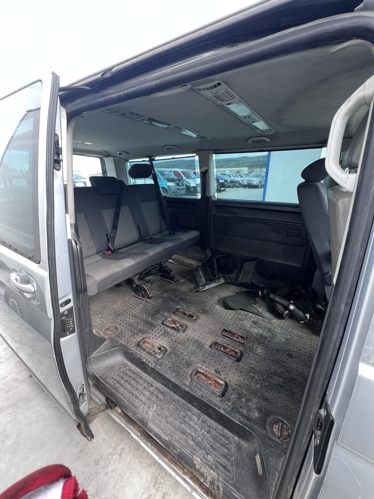 Фолксваген Транспортер  Transporter Caravelle Т5 2.0 TDI 4х4 НА ЧАСТИ