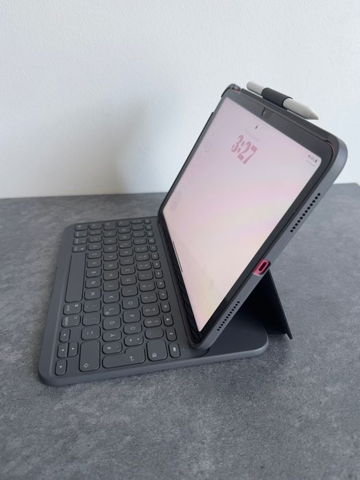 logitech slim folio iPad 10th gen / A16