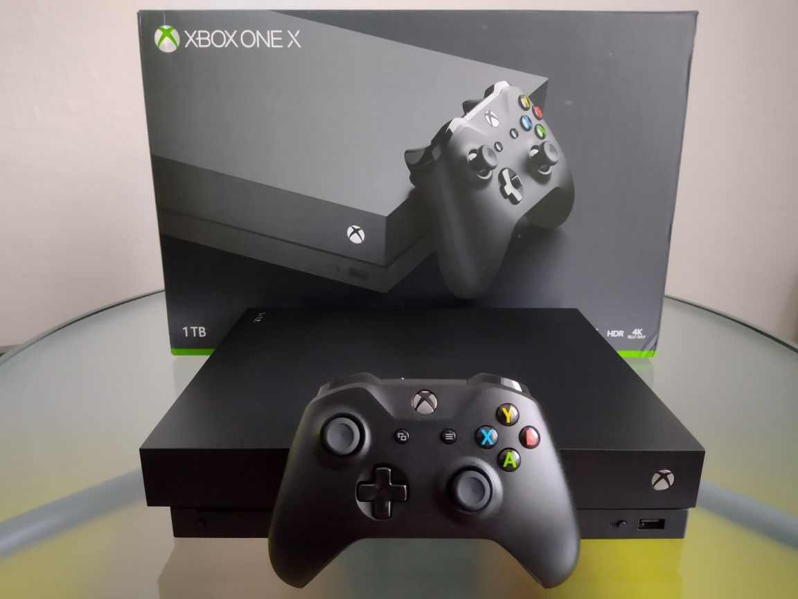 Xbox One X 1 TB Impecabil + 13 luni Garantie