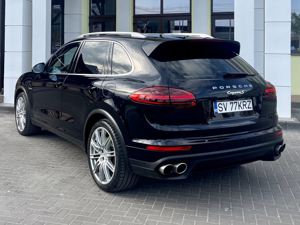 Porsche Cayenne S 3.0i e-Hybrid Plug-in 433CP Chrono PASM ACC LED