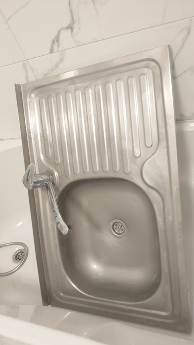 Chiuvetă de bucatarie cu baterie  nefolosita