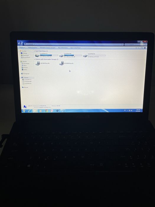 Laptop ASUS X551C, 4 GB RAM, HDD 500 GB, procesor intel core i3