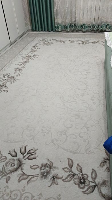 Ковер хороший состаяние продам 15000 .2