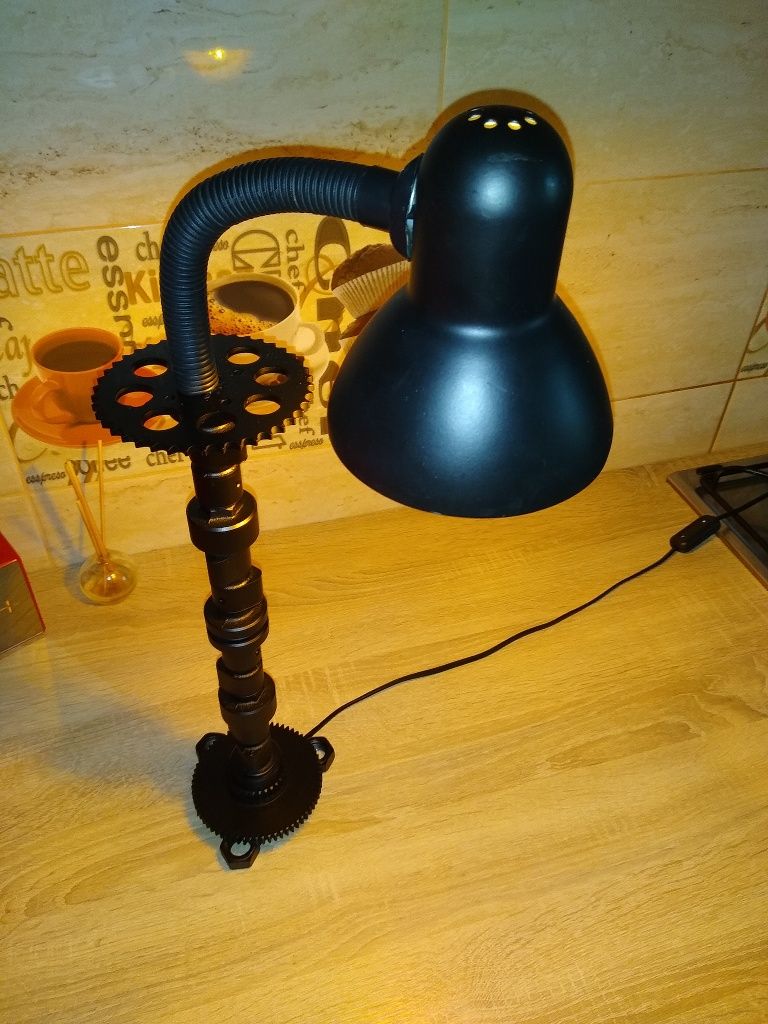 Lampa ax came realizată individual