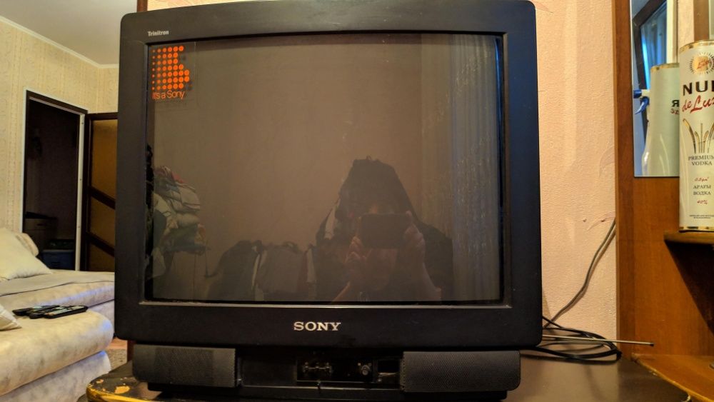 Продам телевизор "SONY TRINITRON"