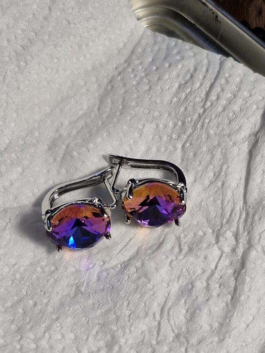 Сережки бежутерия.