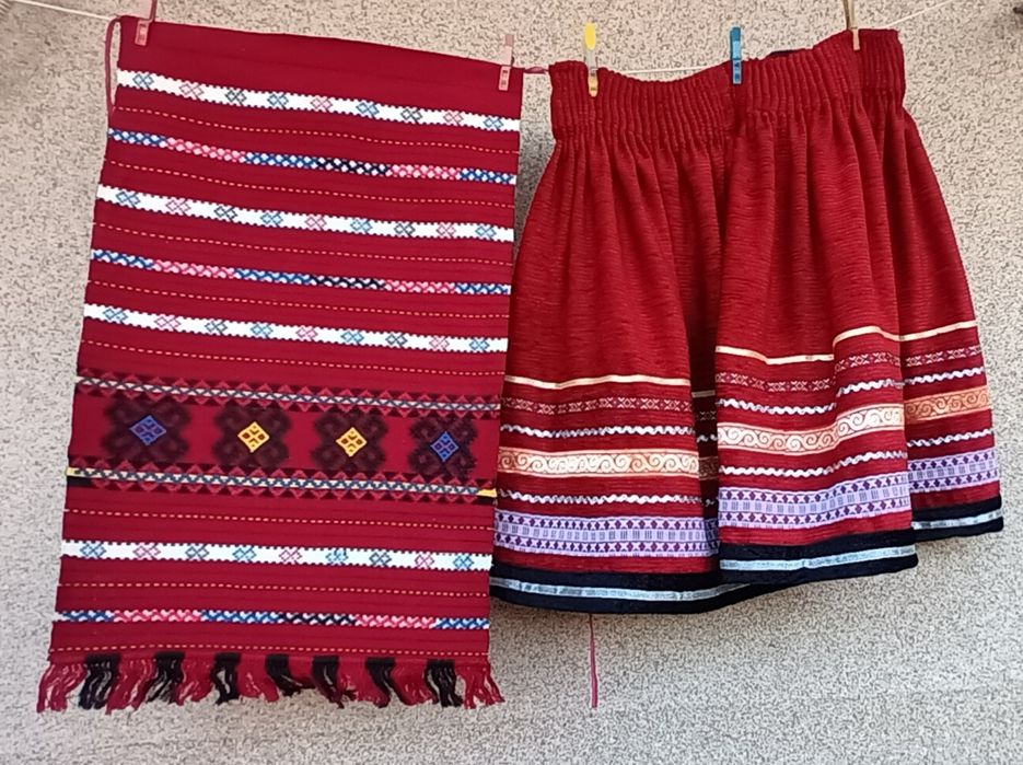 Автентични престилки за национална носия.