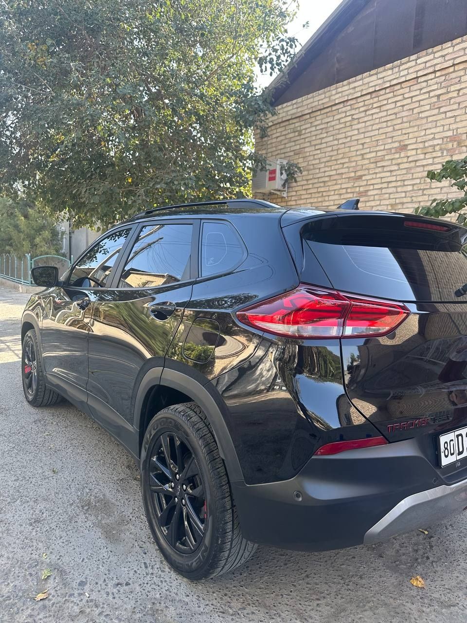 Tracker redline 2021 sotiladi