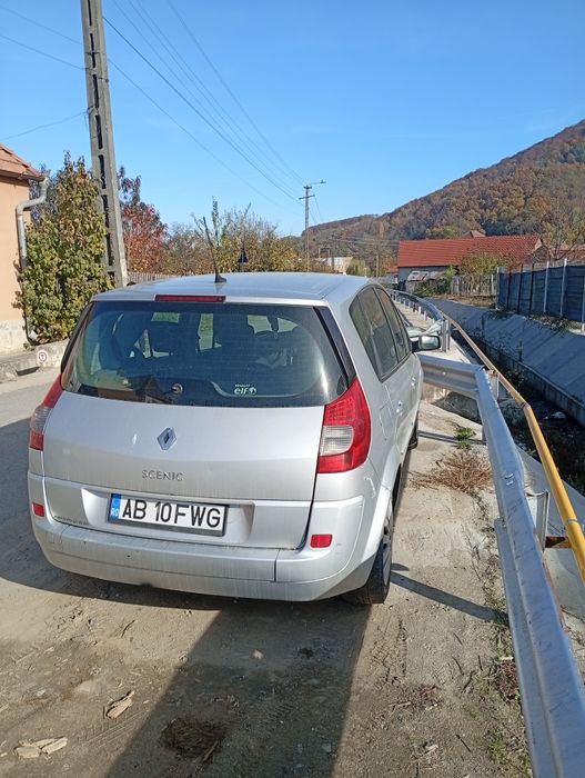 Vând Renault Scenic