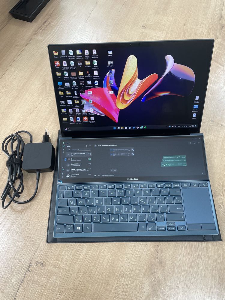 ASUS Zenbook Duo UX482E