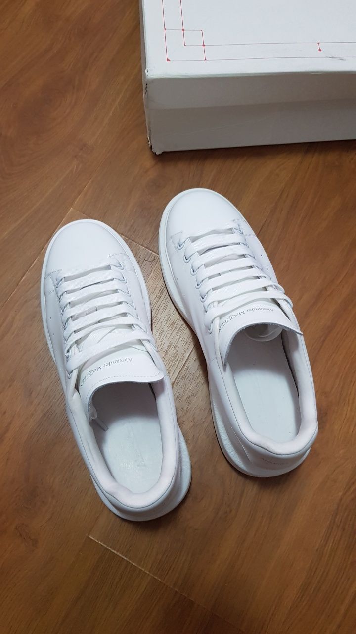 Adidași Alexander McQueen • STOC: 41 • Livrare rapidă 1-2 zile •