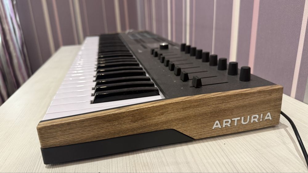 MIDI клавиатура Arturia KeyLab Mk3 61keys