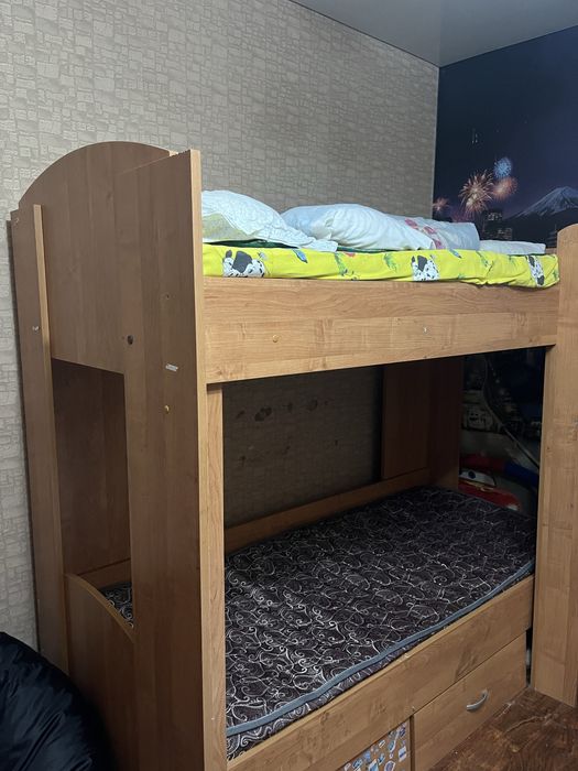 Двухэтажная кровать