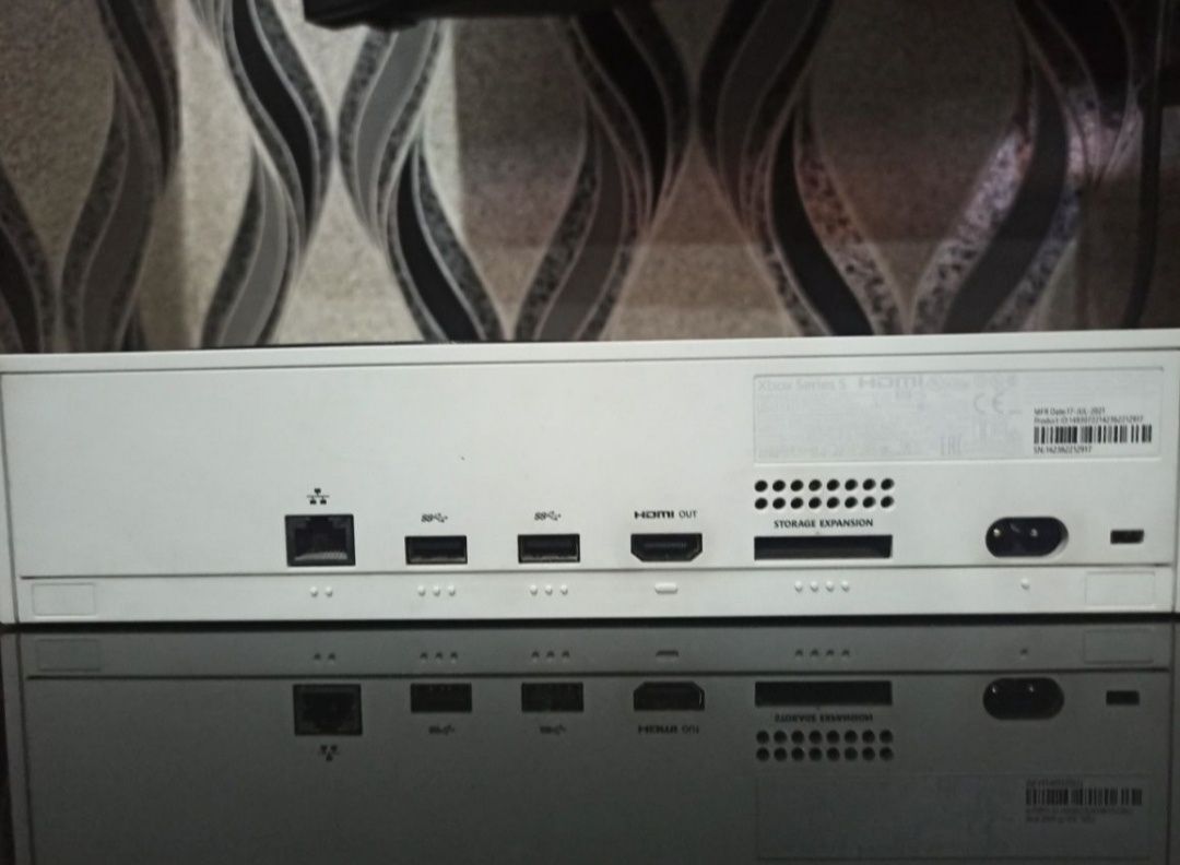 Продам xbox series s(торг)