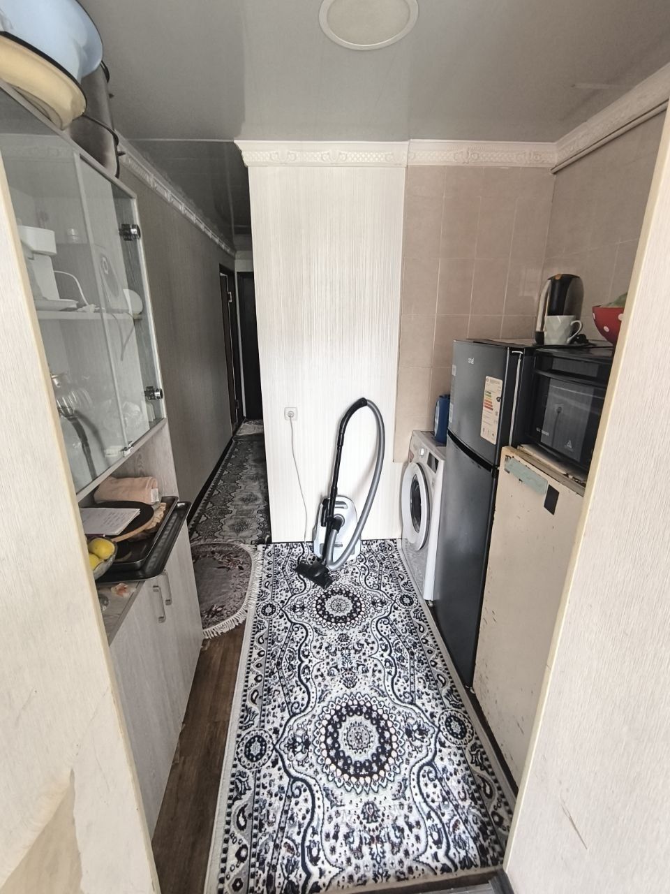 СРОЧНО ПРОДАЕТСЯ Чирчик ш. Навоий кирпичный дом 3х/2/5 80 м²