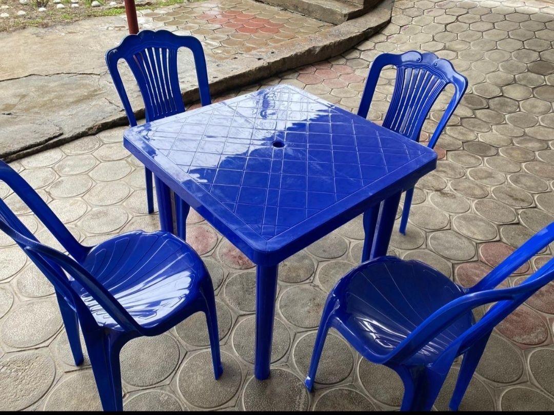 Столы стулья для кафе баров