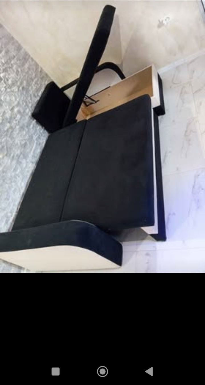 Vând colțar urgent