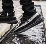 Adidasi/sneakers barbati Adidas Yeezy Boost 350 v2 Oreo