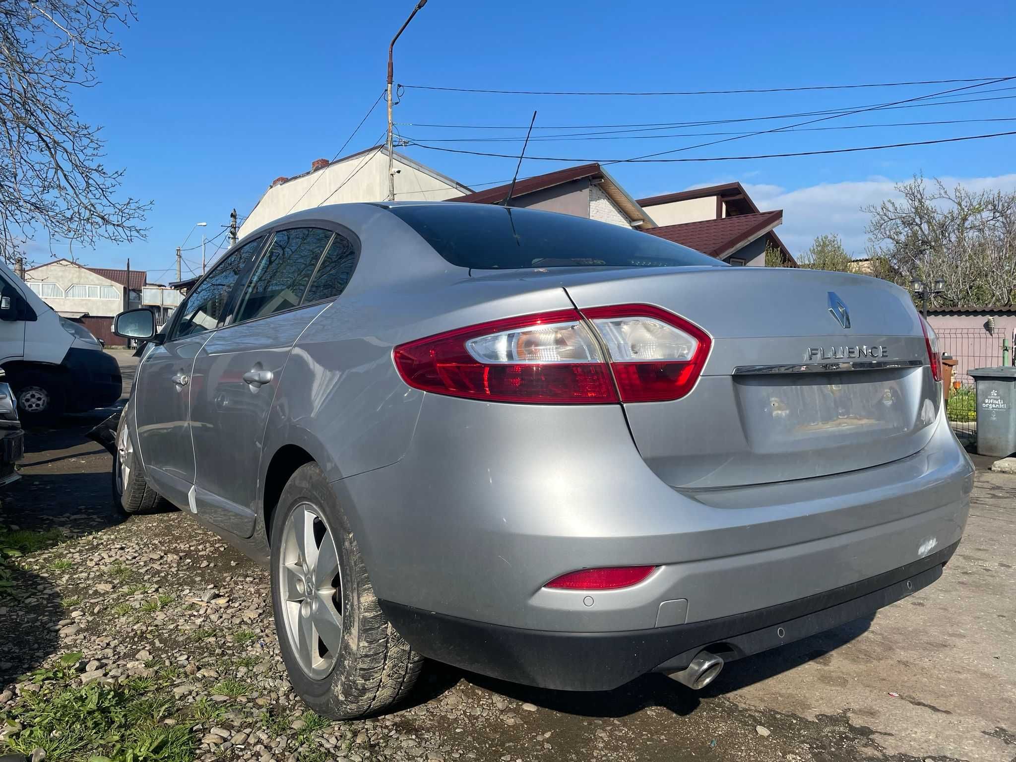 Dezmembrez Renault Fluence 1.5 DCi an 2010