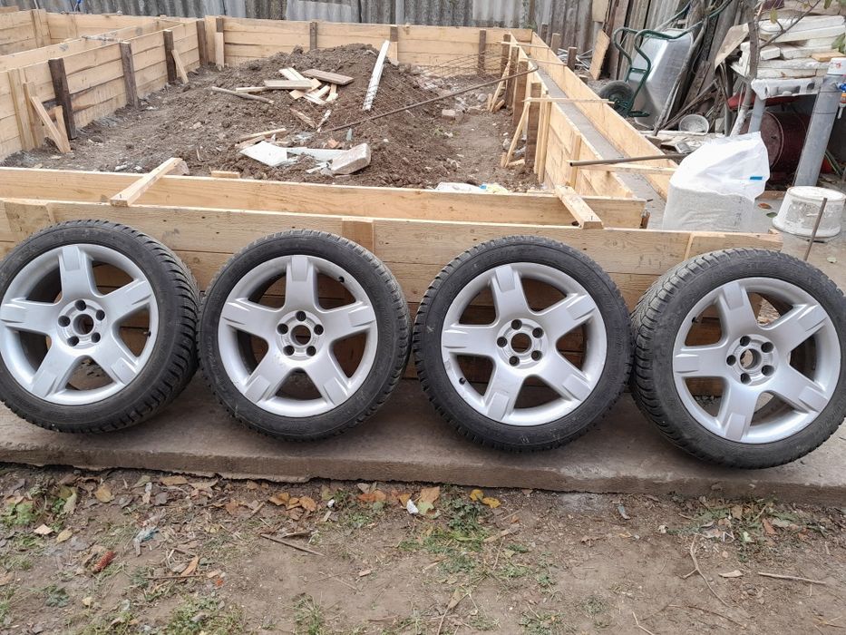 Vând jante aliaj cu cauciucuri de iarna foarte bune