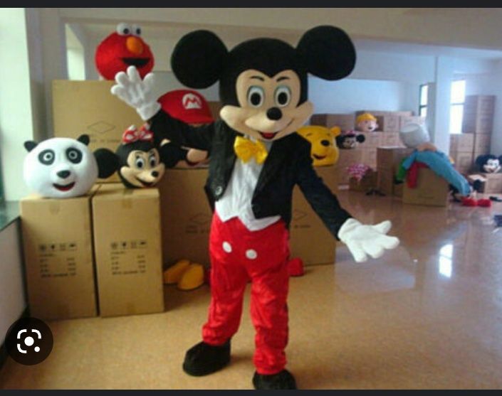 Închiriez costum Mickey Mouse