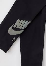 Клин Nike чисто нов размер М