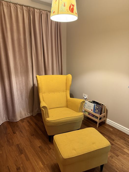 Fotoliu si taburet Ikea, Skiftebo galben