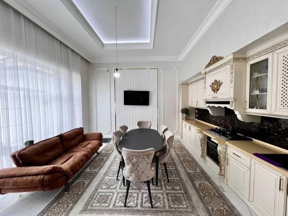 Сдаётся новый Евродом в хай тек стиле на Никитина