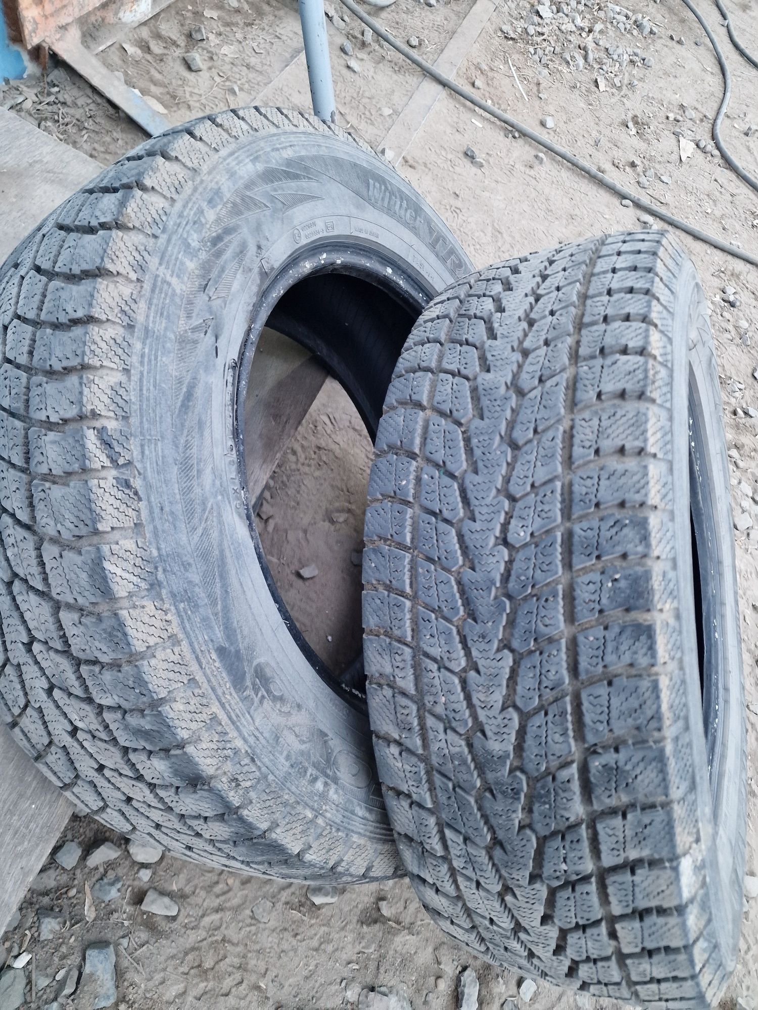 Продам зимние шины 235/65 R17 TOYO