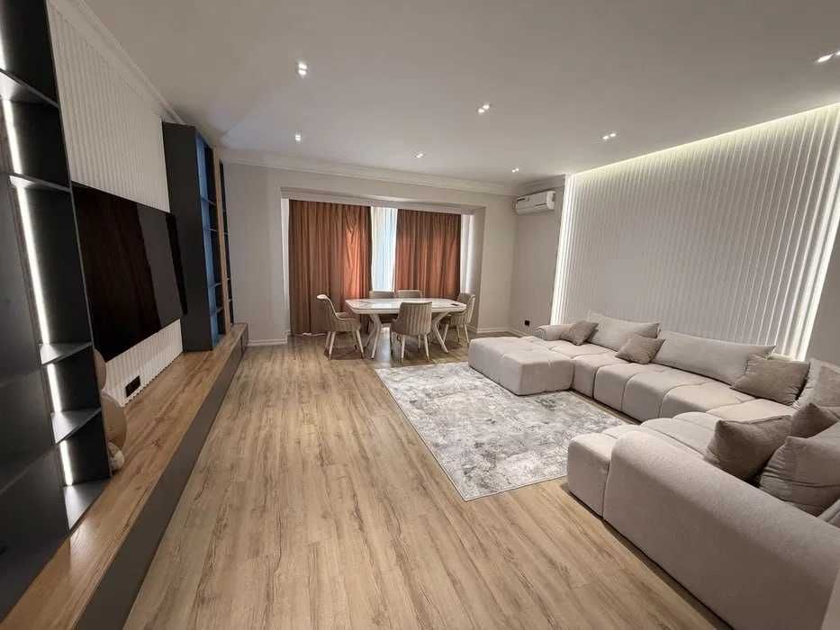 Паркентский OQ SAROY 3 комнат 110кв АРЕНДА Махтумкули ок сарой чистая