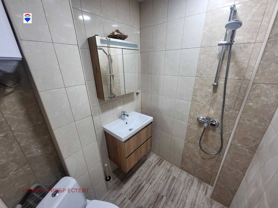 Продава се Двустаен апартамент в Русе, Център - 67 кв.м за 2384 €/кв.м - Снимка #6