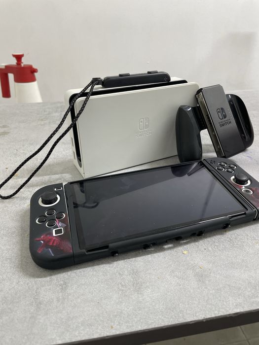 Vand consola nintendo schimb aceept si telfoane