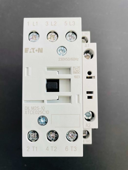 Contactori DILM25-10, 11 kW noi nefolositi, marca Eaton.