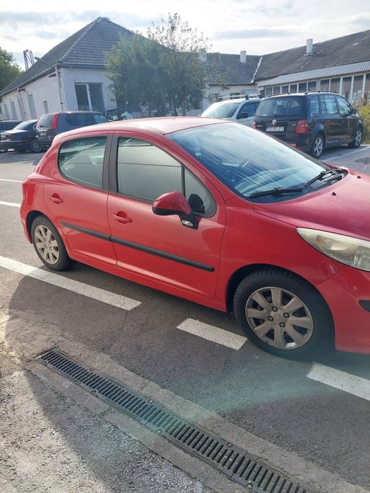Vând Peugeot 207