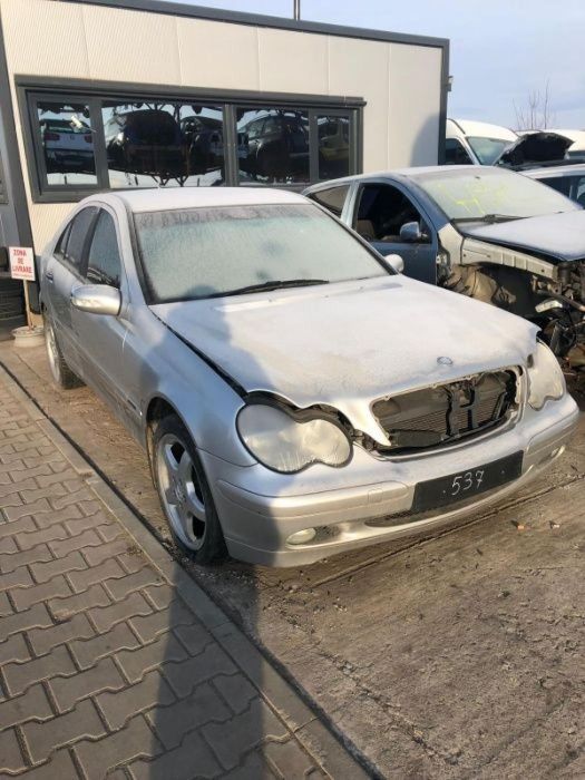 Dezmembrez Mercedes C-Class, motor 2.0 benzina, an 2002